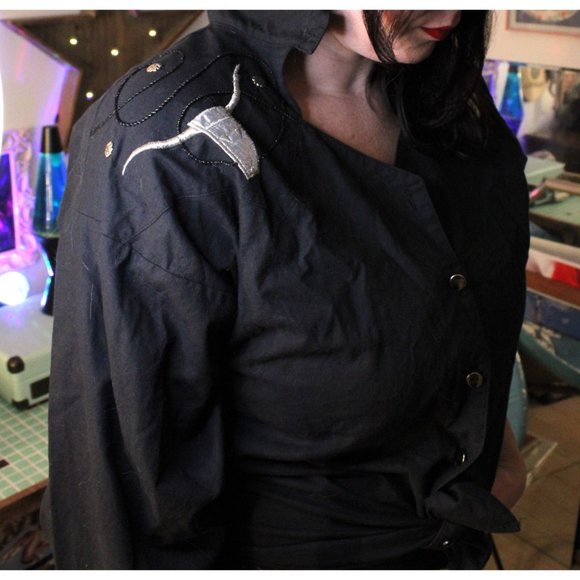 Vintage Lilia Smitty - Black Western Cowboy Shirt with Silver Bulls - Picture 5 of 9